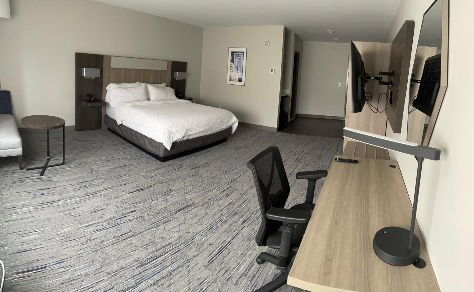 Holiday Inn Express & Suites Muskegon - Grand Haven By Ihg Exterior photo