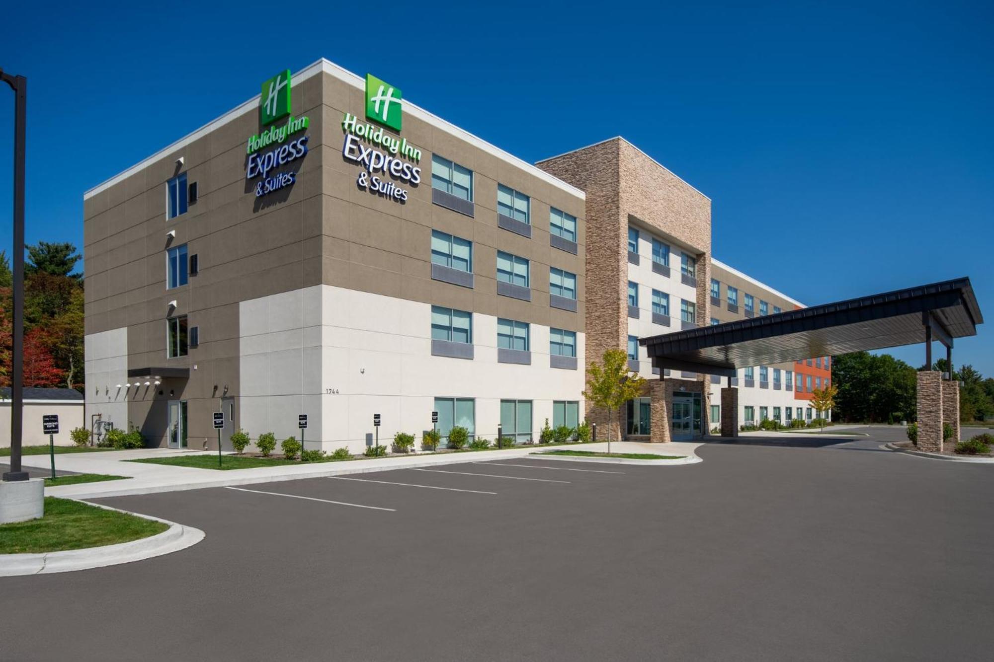Holiday Inn Express & Suites Muskegon - Grand Haven By Ihg Exterior photo